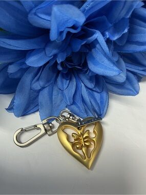 🦋$150 NEW ST JOHN BUTTERFLY HEART BAG CHARM